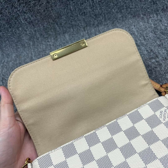 Auth Louis Vuitton Favorite MM White Damier Azur Shoulder Bag 835-110524 - Picture 14 of 16